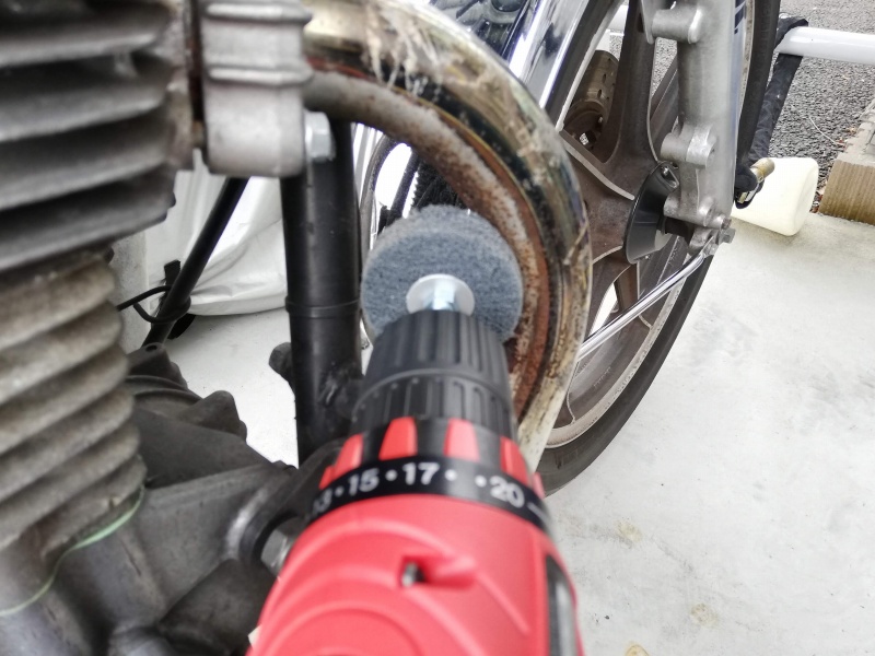 バイクマフラーの錆落とし 電動ドリルと回転ブラシ＆赤サビ転換防錆 | Z400LTD.net